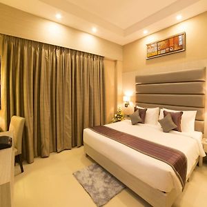 Deluxe Room Complimentary fruit platter on arrival on Food & soft beverages on Travel desk & Laundry